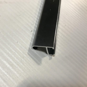 Y形アルミ押出材